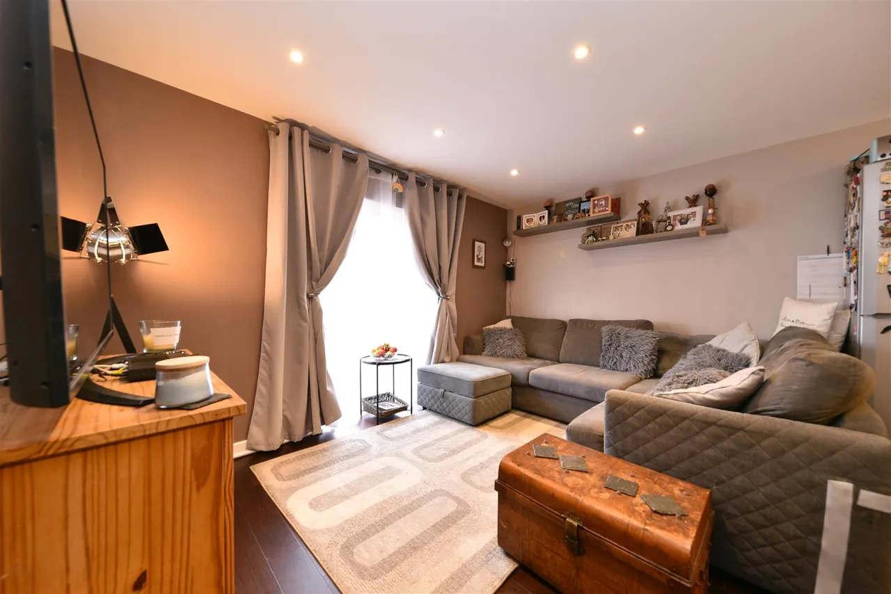 Brickdale House, Swingate, Stevenage, Herts, SG1 1AS, photo 2