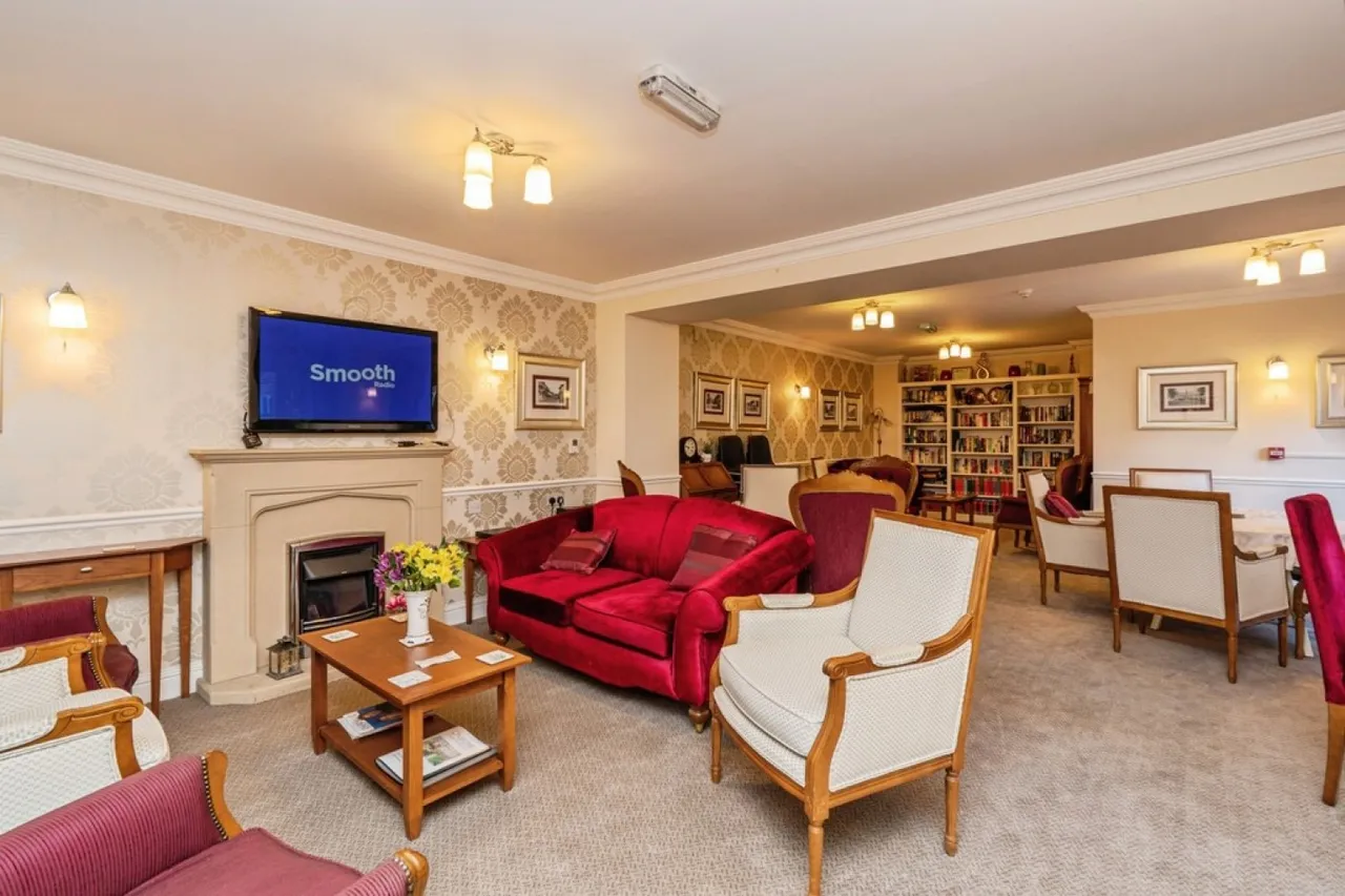 Beaufort Lodge, Grove Road, photo 8