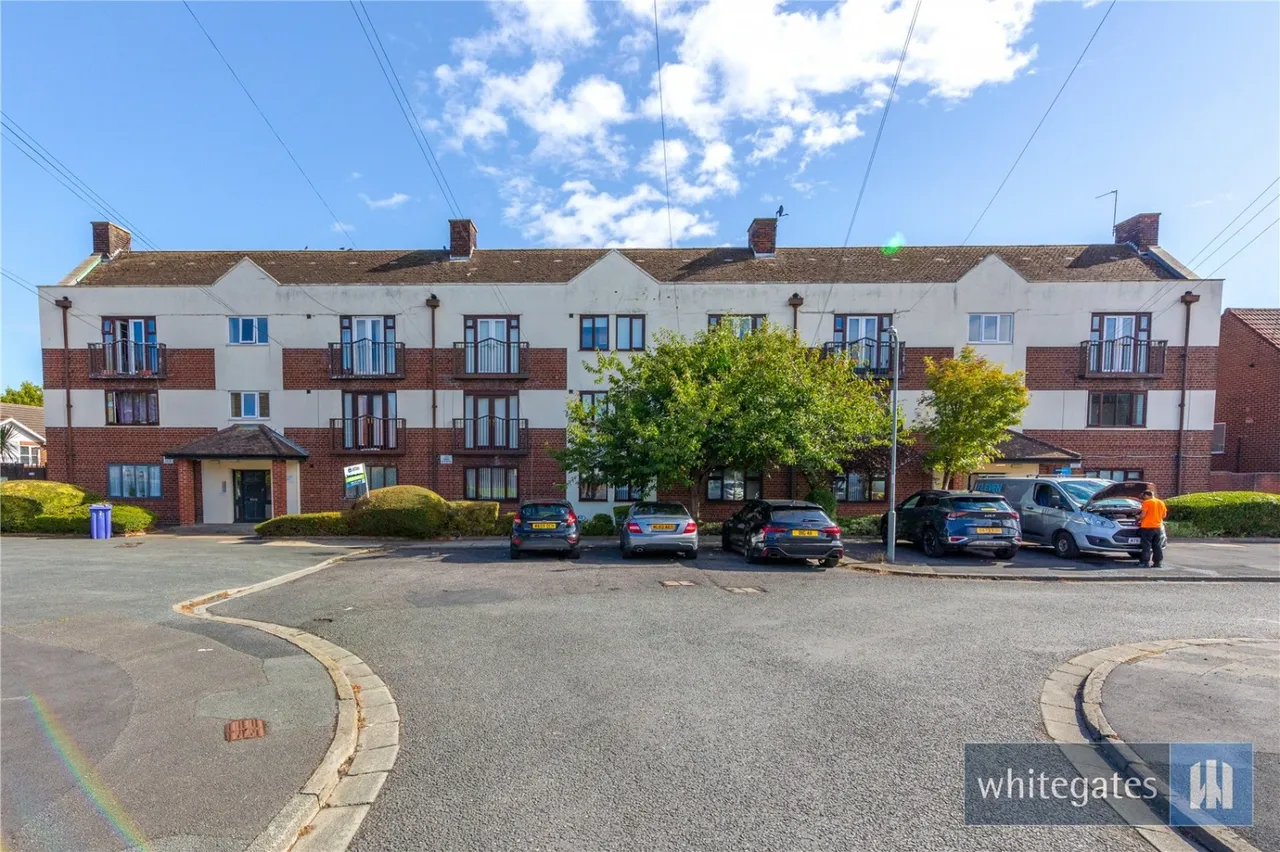 2 bed flat for sale, Woodvale Road, Liverpool, L25