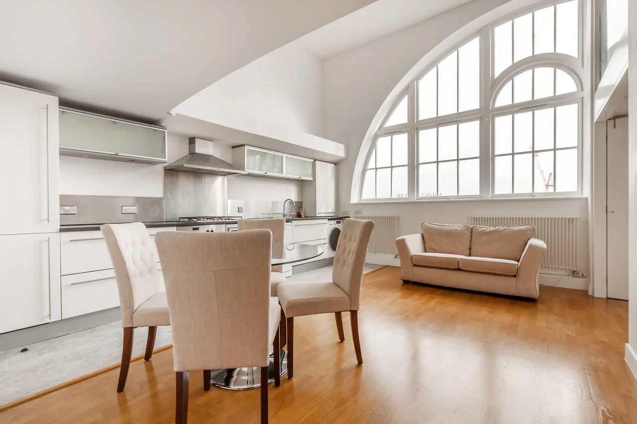 2 bed flat to rent — 53 The Academy, 20 Lawn Lane, London