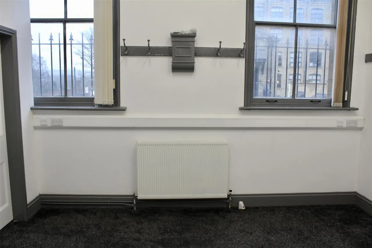 Blakeridge Lane, Batley, WF17, photo 3
