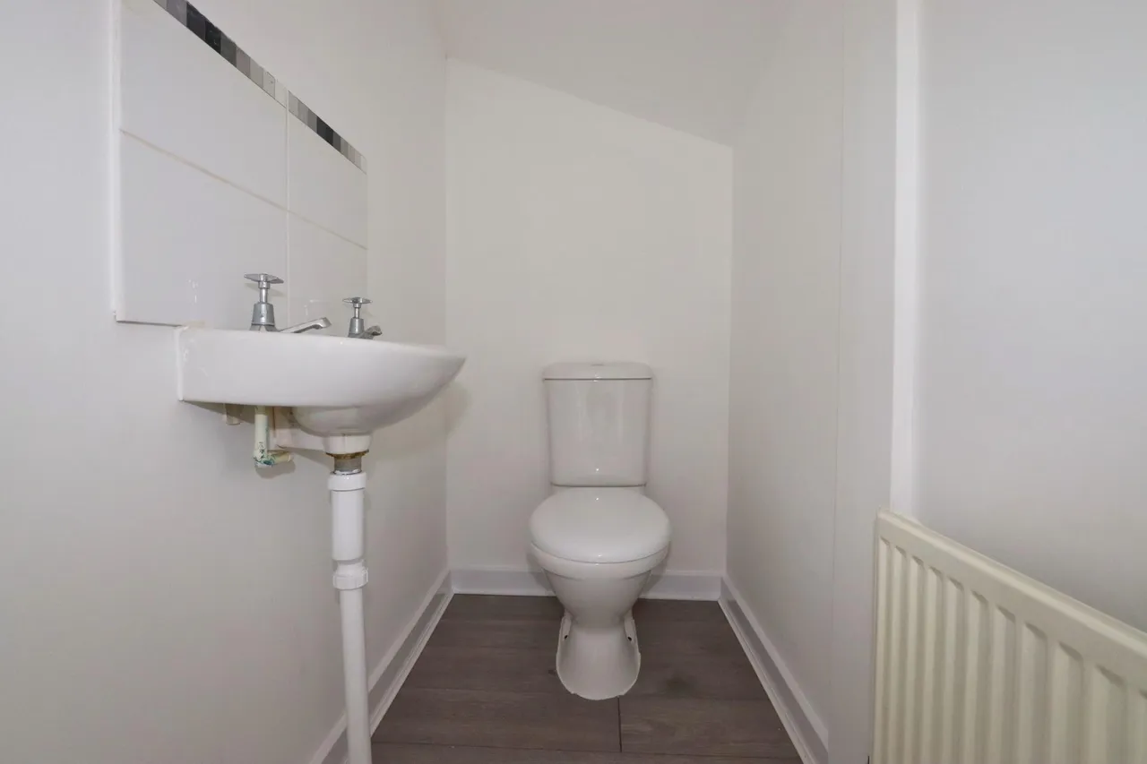 Chepstow Road, Oakley Vale, Corby, NN18, photo 9
