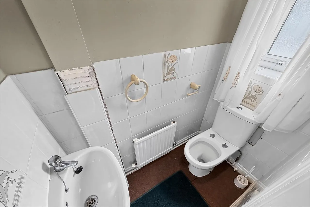 Redesmere Close, Timperley WA15 7EE, photo 7
