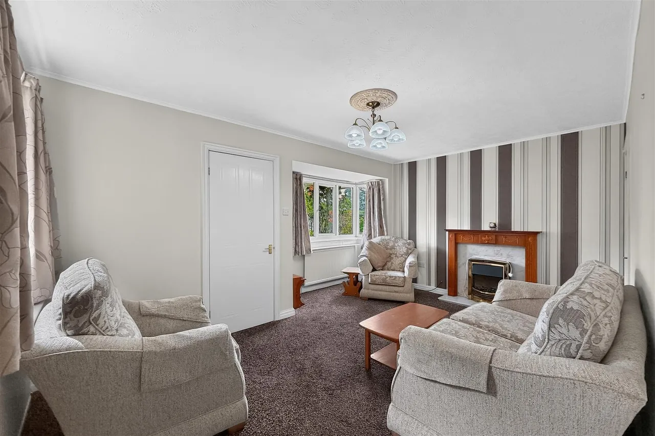 Redesmere Close, Timperley WA15 7EE, photo 2