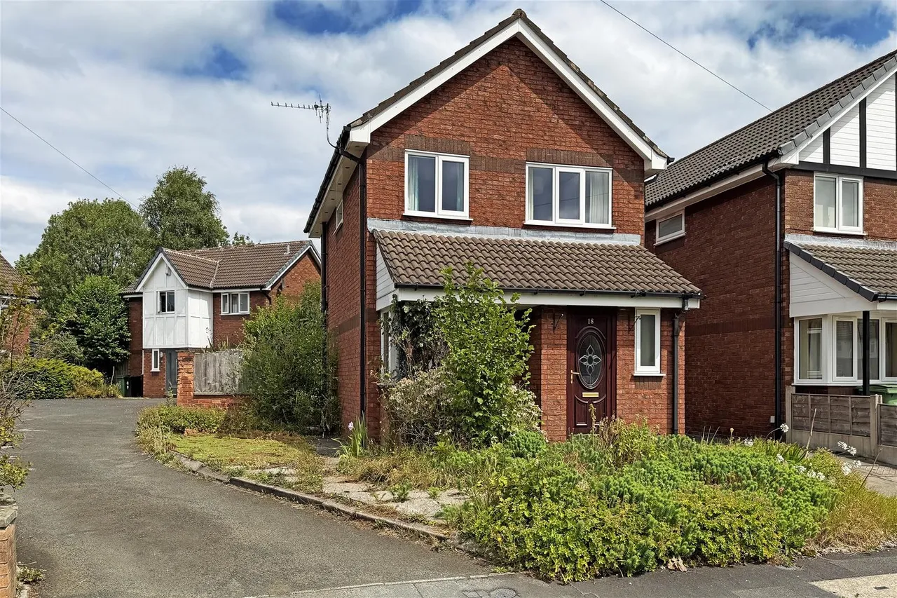 Redesmere Close, Timperley WA15 7EE, photo 21