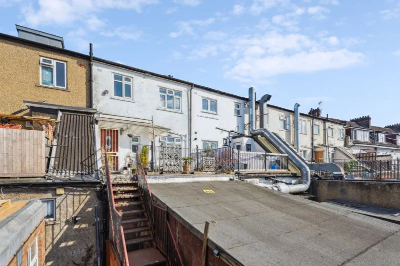 Greenford Road, Harrow, photo 9