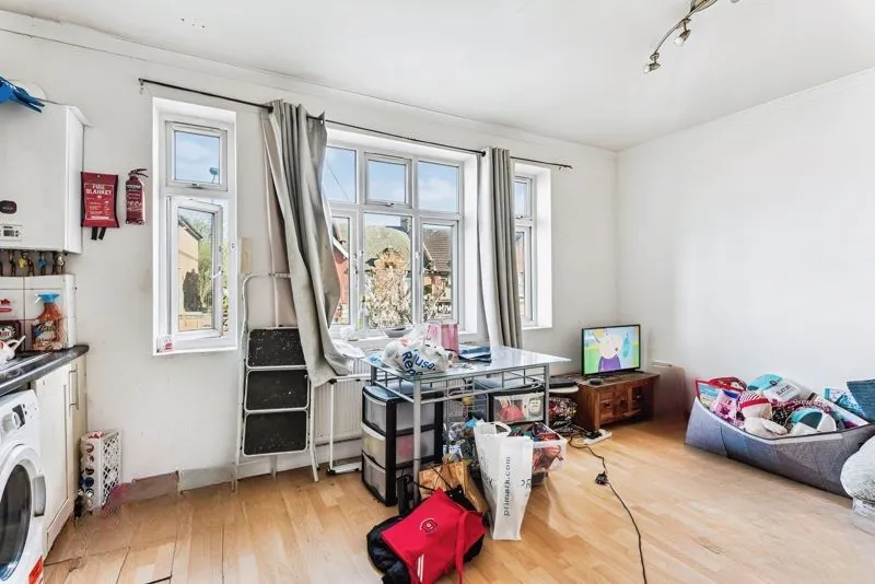 Greenford Road, Harrow, photo 2