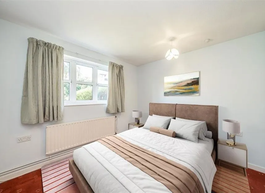 Walpole Place, Teddington, TW11, photo 4