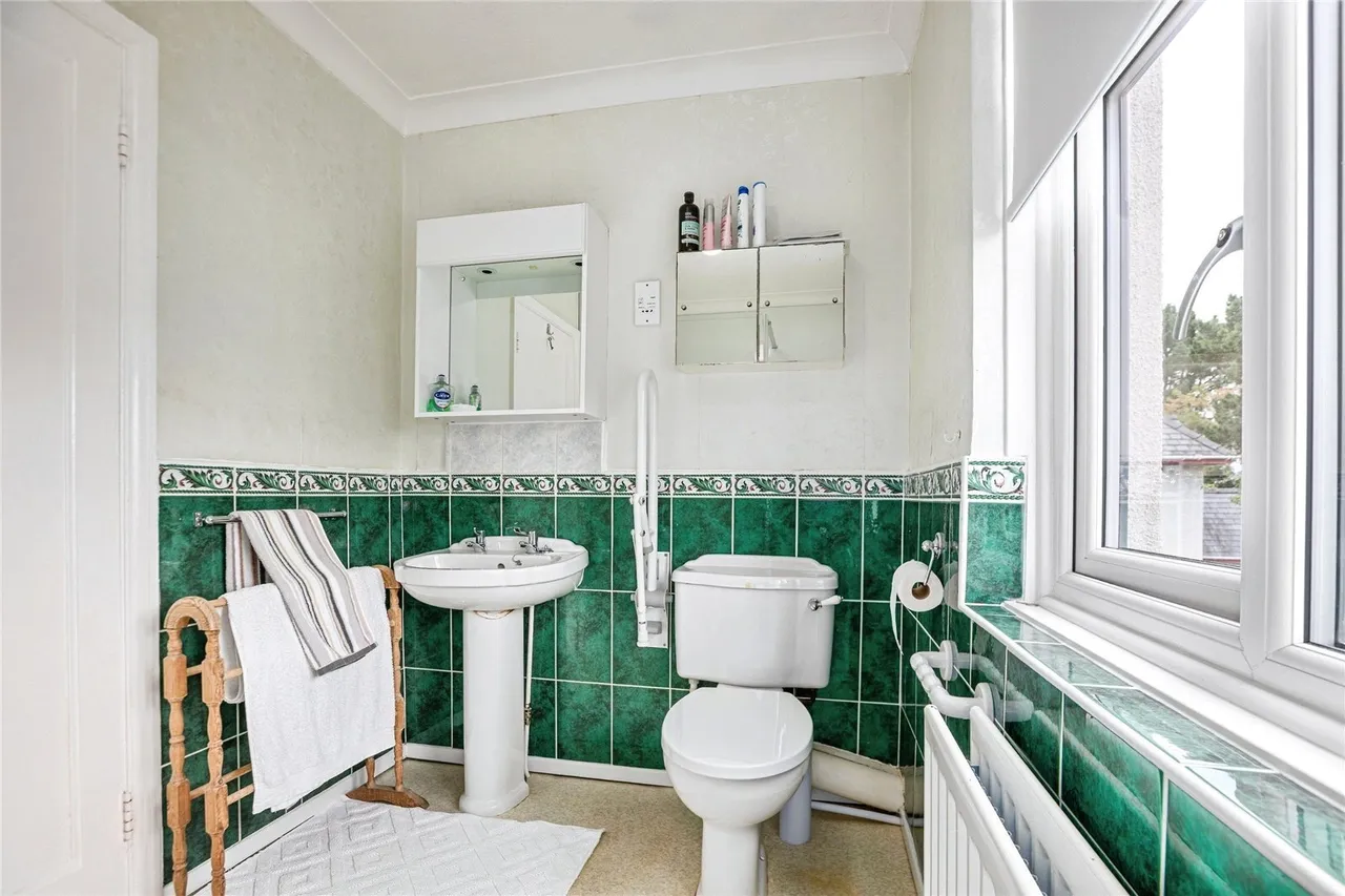 Tenby Road, Cardigan, SA43, photo 16