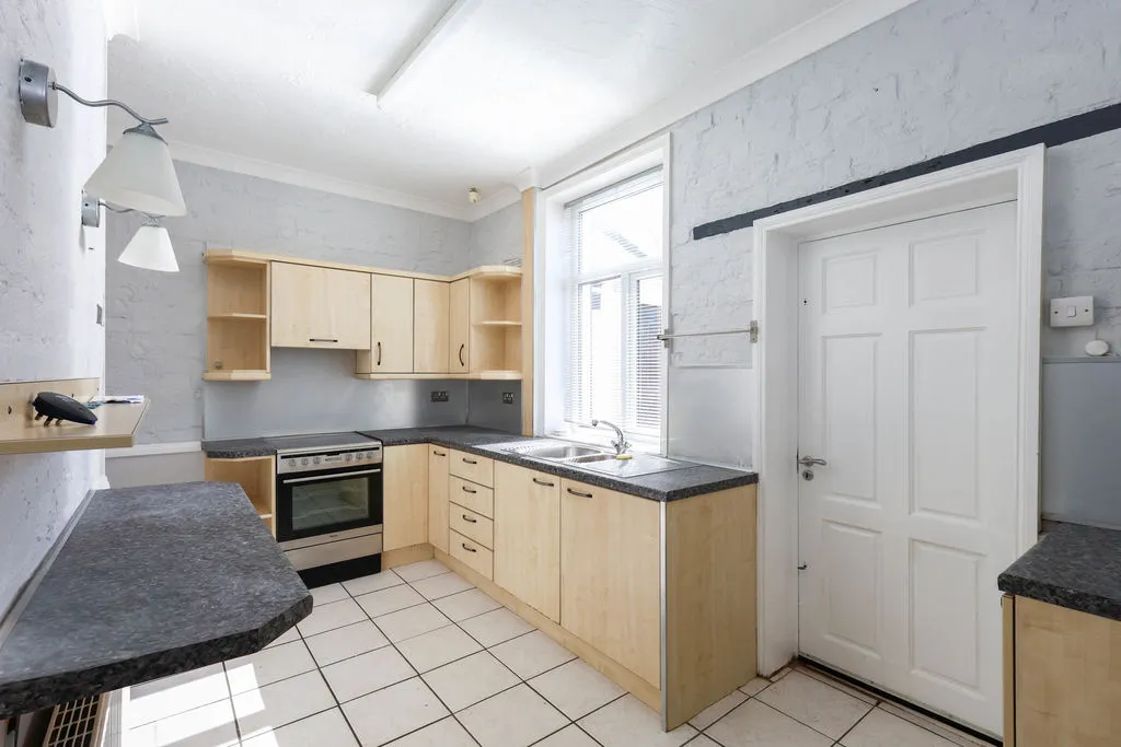 Marlborough Street, Heywood OL10 2JW, photo 3
