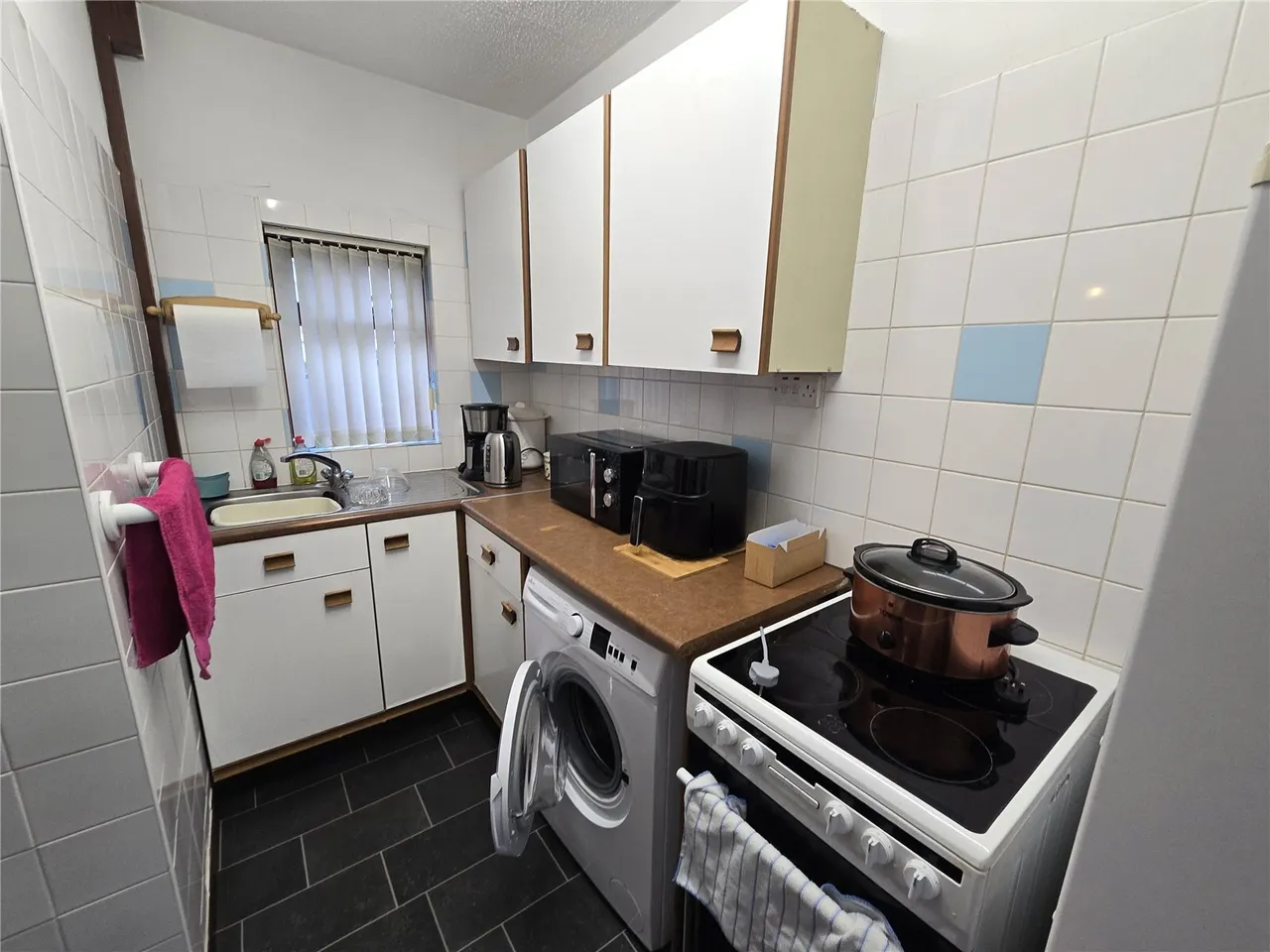 William Street, Caernarfon, LL55, photo 4