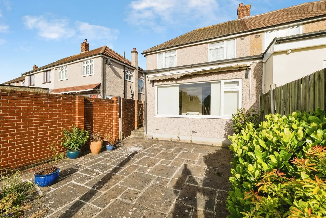 Warren Drive, Hornchurch, RM12, photo 19