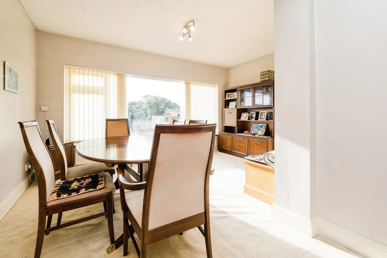 Warren Drive, Hornchurch, RM12, photo 7