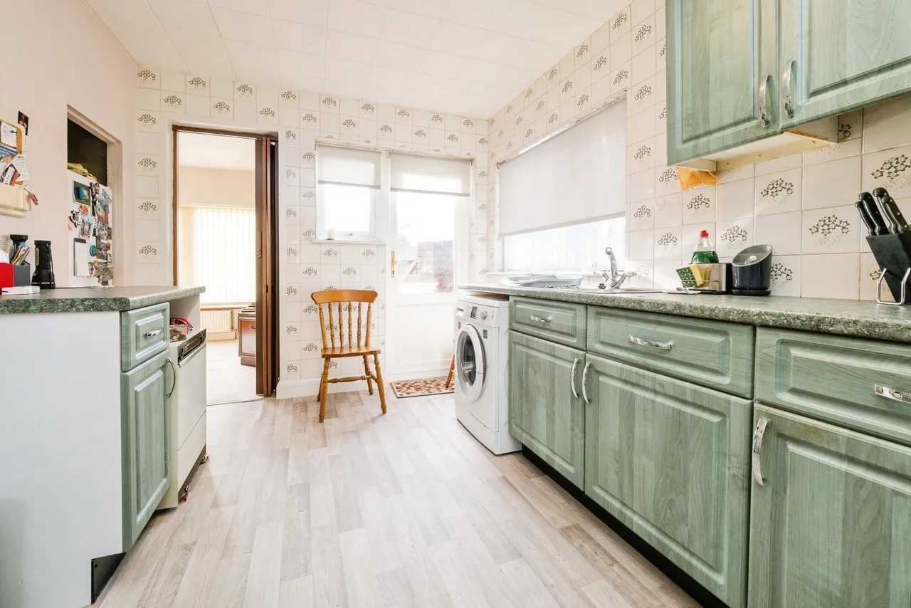 Warren Drive, Hornchurch, RM12, photo 3