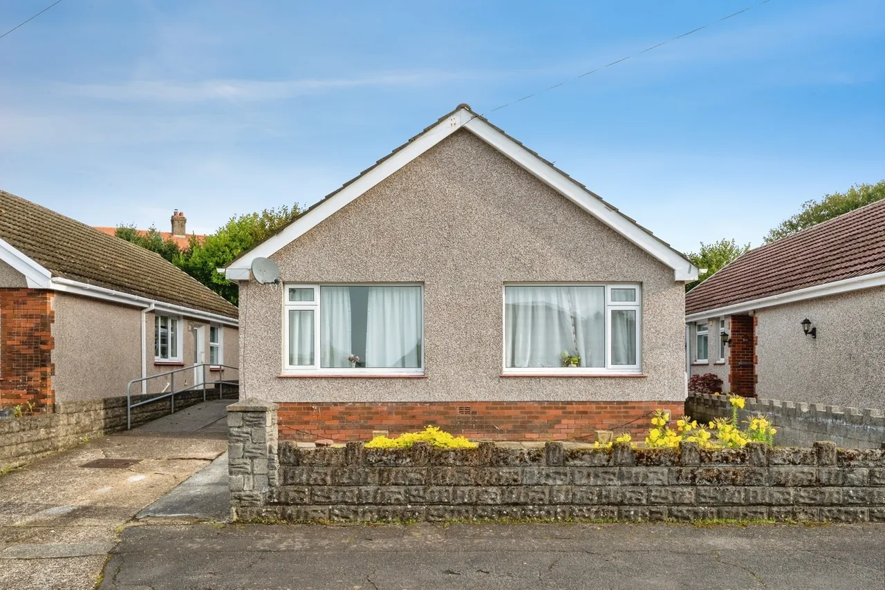 Woodside Avenue, Killay, SA2, photo 2