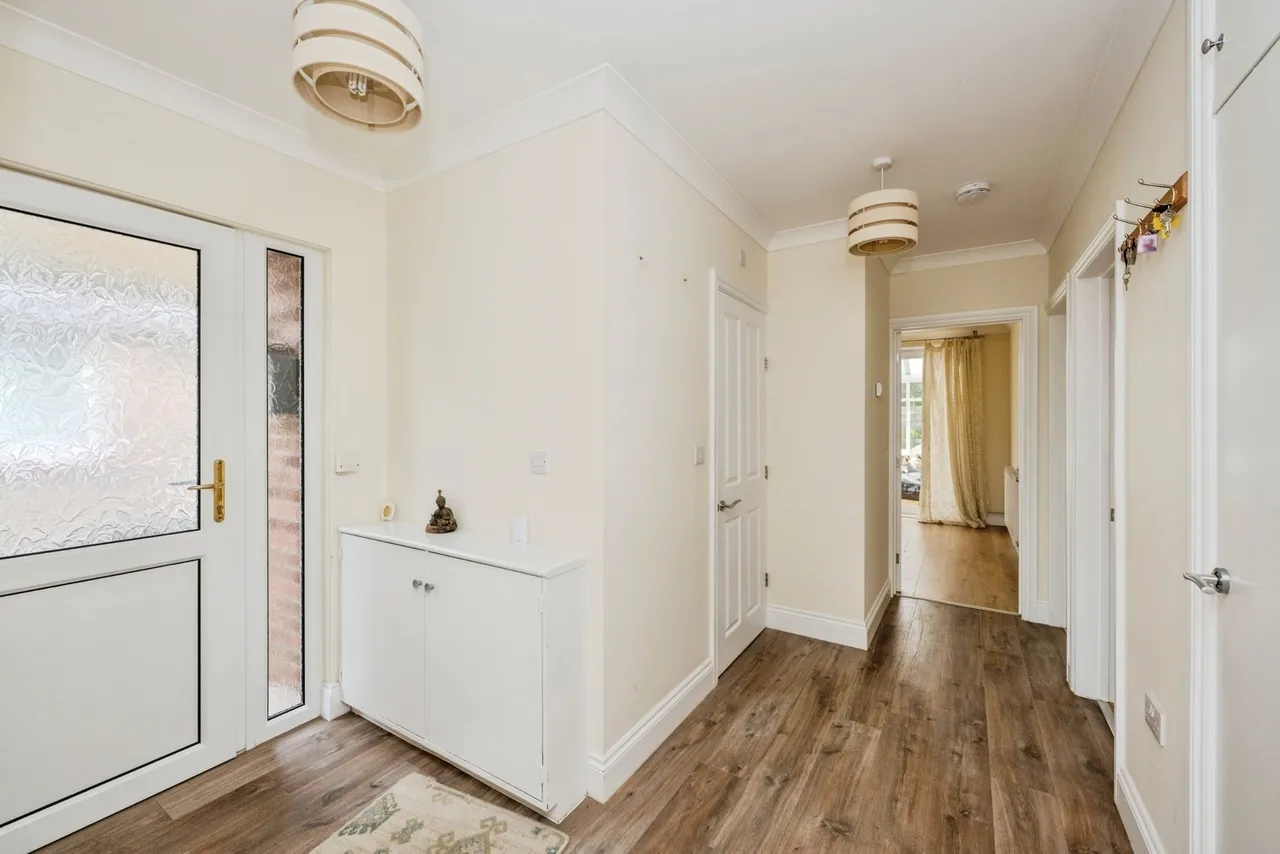 Woodside Avenue, Killay, SA2, photo 10