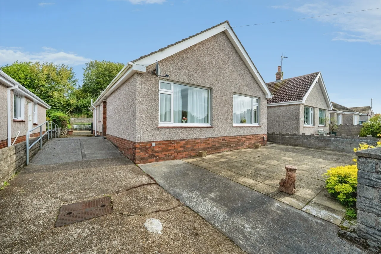 3 bed house for sale, Woodside Avenue, Killay, SA2