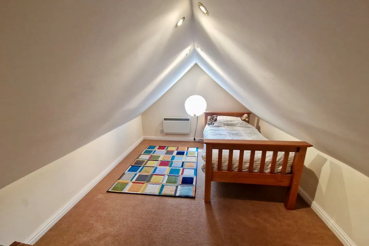 Clos Y Mynydd, Morganstown, CF15, photo 21