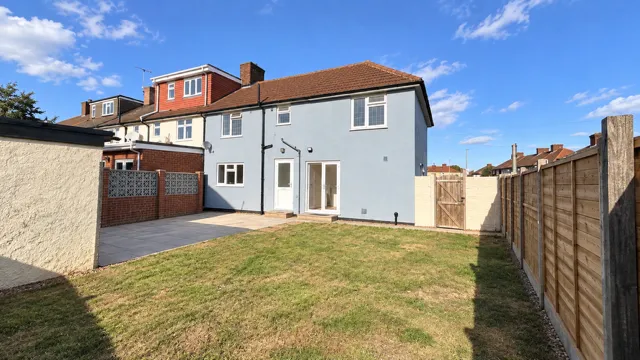 Amesbury Road, RM9, photo 17