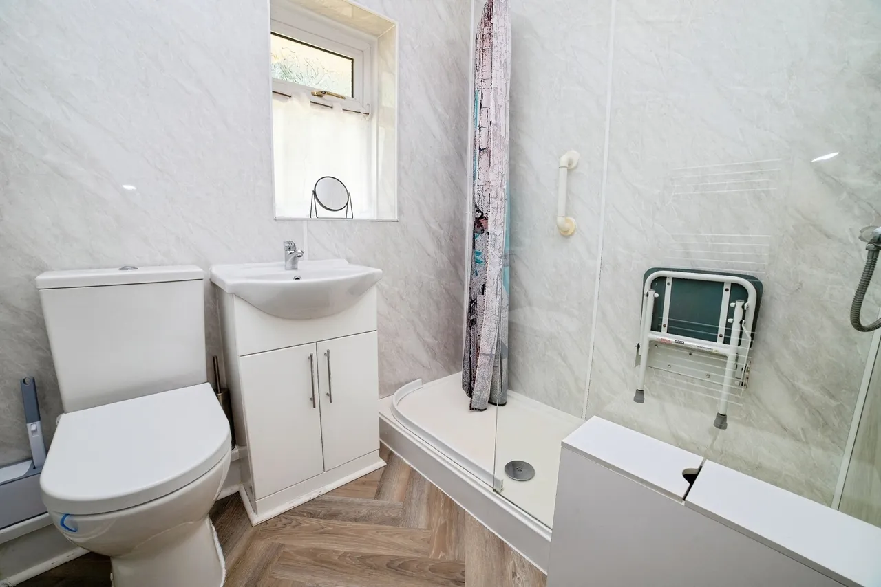 Ladybrook Lane, Mansfield, Nottinghamshire, NG18, photo 4