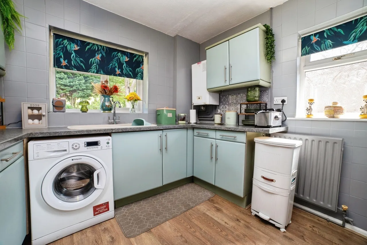 Ladybrook Lane, Mansfield, Nottinghamshire, NG18, photo 9