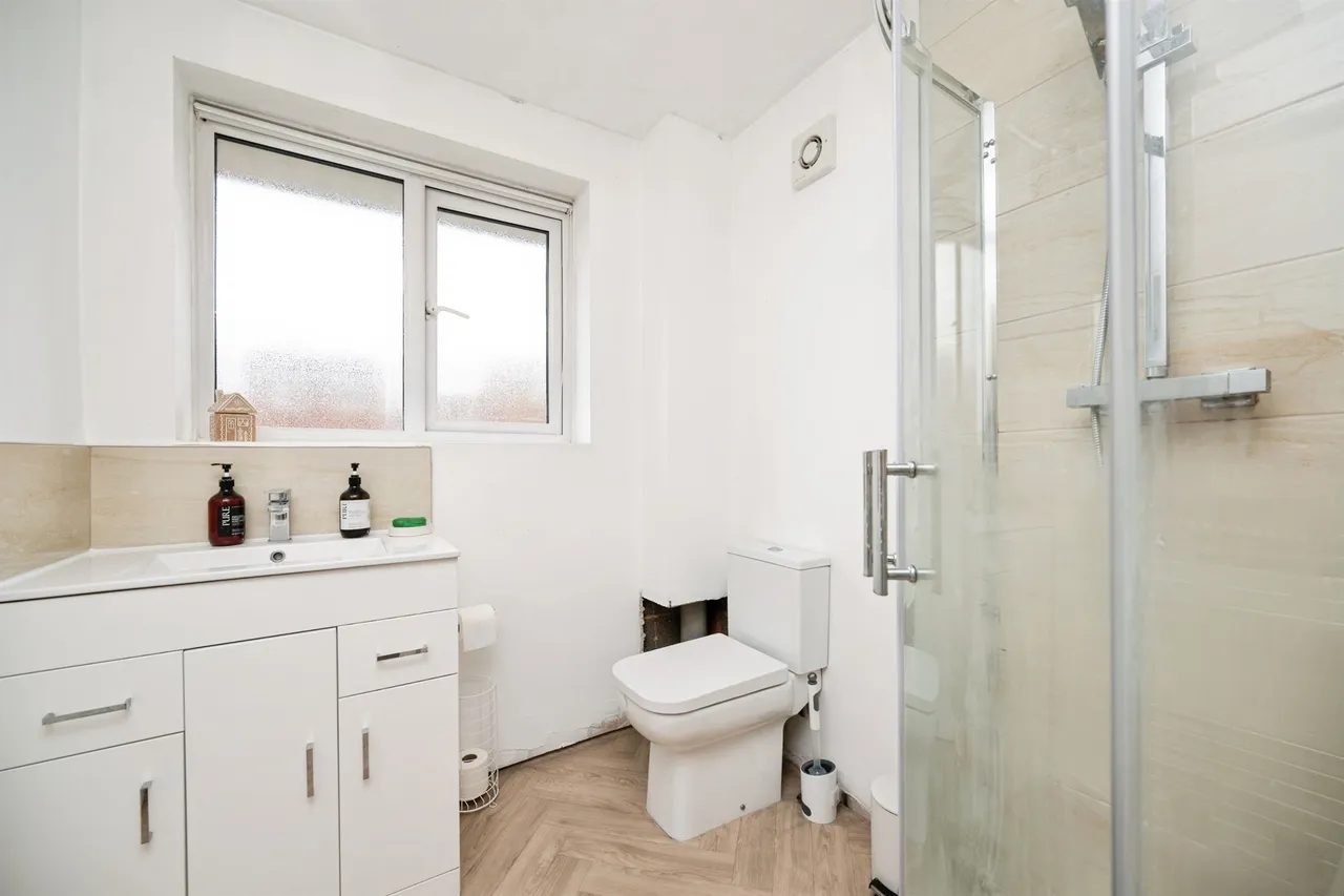 St. Brades Close, Tividale, B69, photo 10