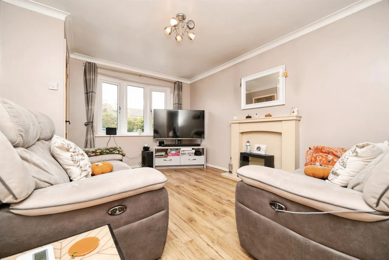 St. Brades Close, Tividale, B69, photo 3