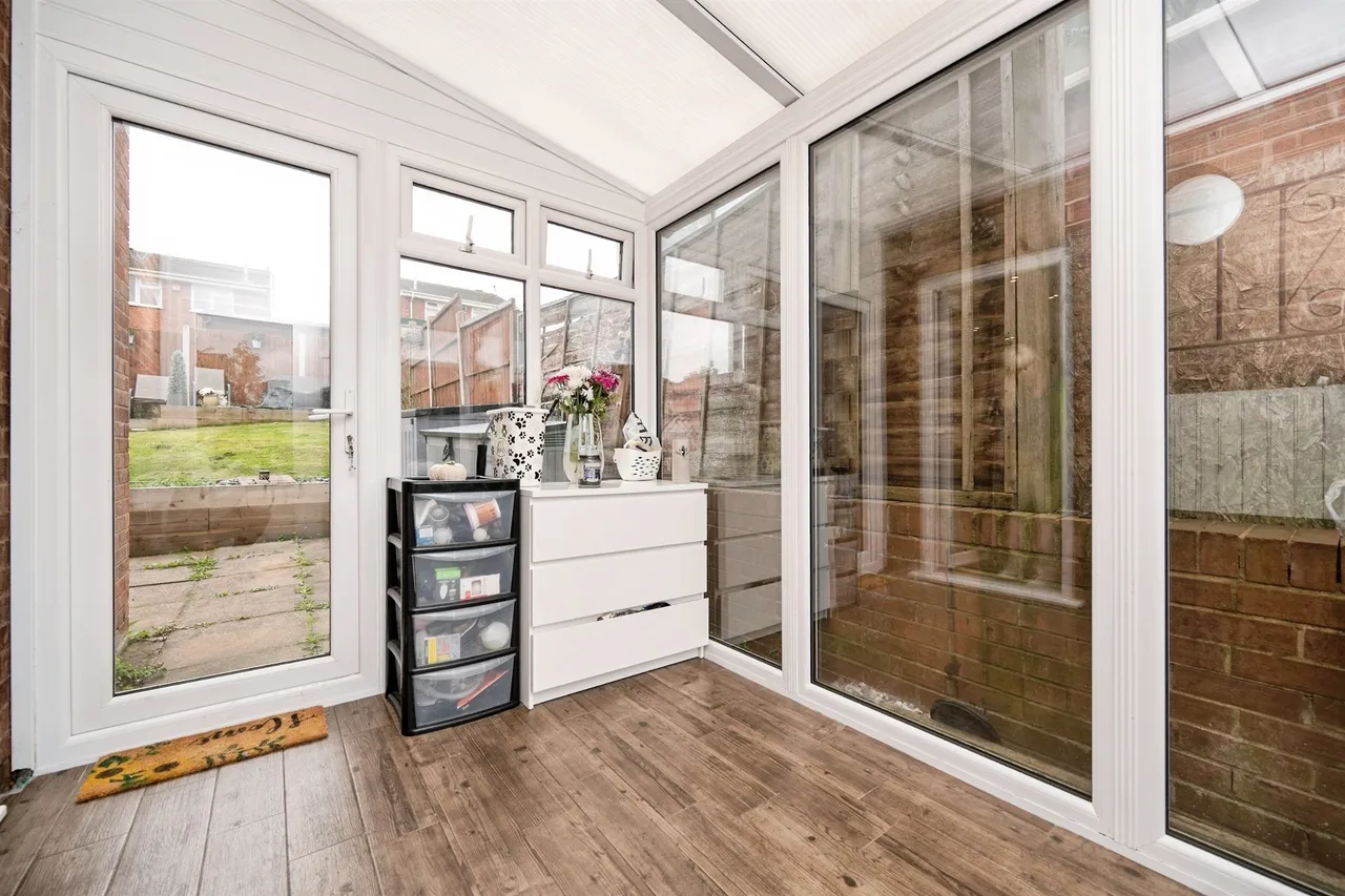 St. Brades Close, Tividale, B69, photo 5