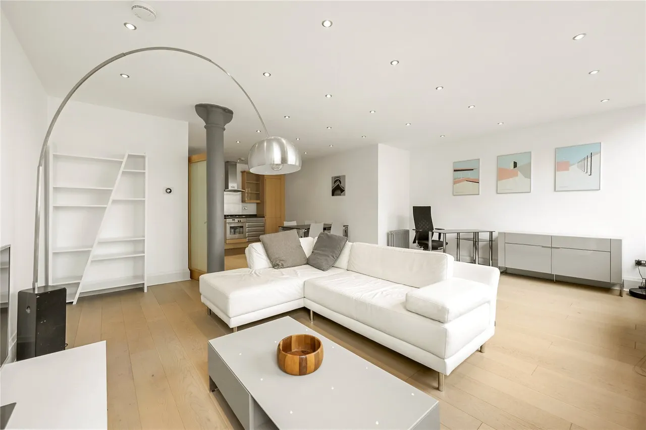 Shepherdess Place, London, N1, photo 2