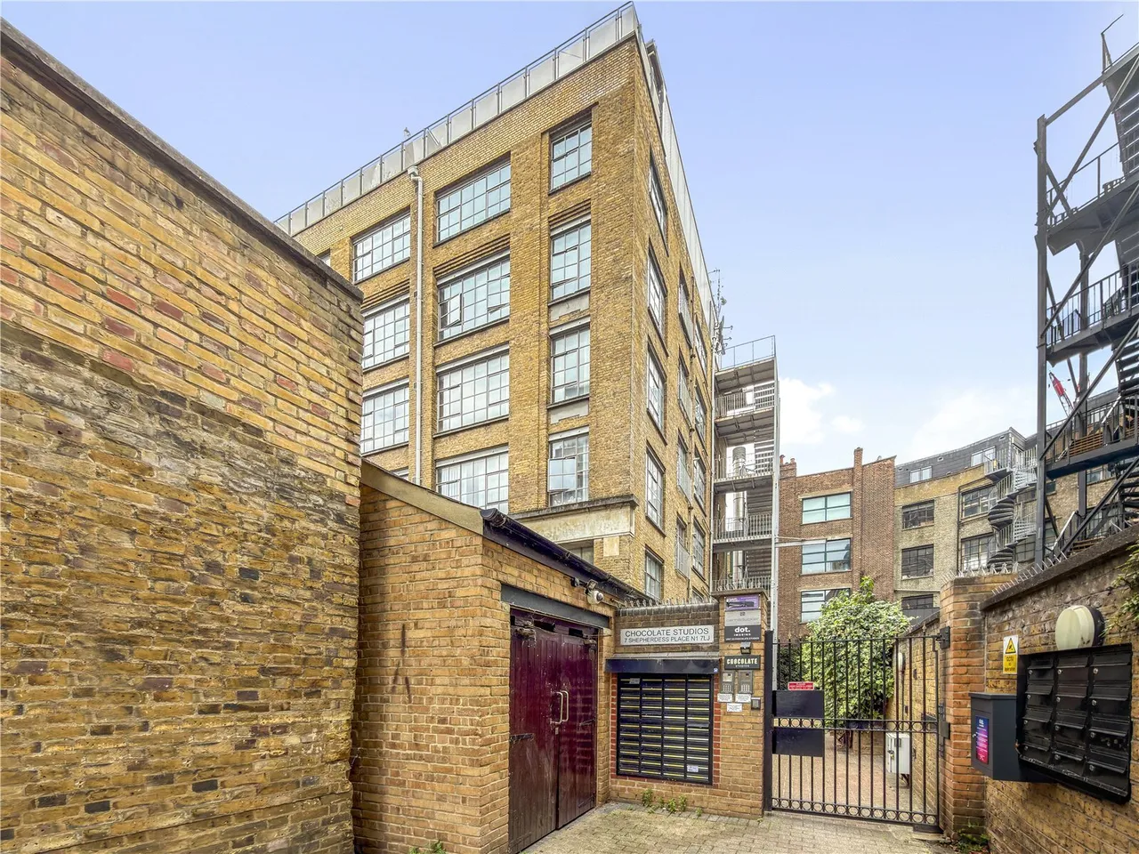 Shepherdess Place, London, N1, photo 6