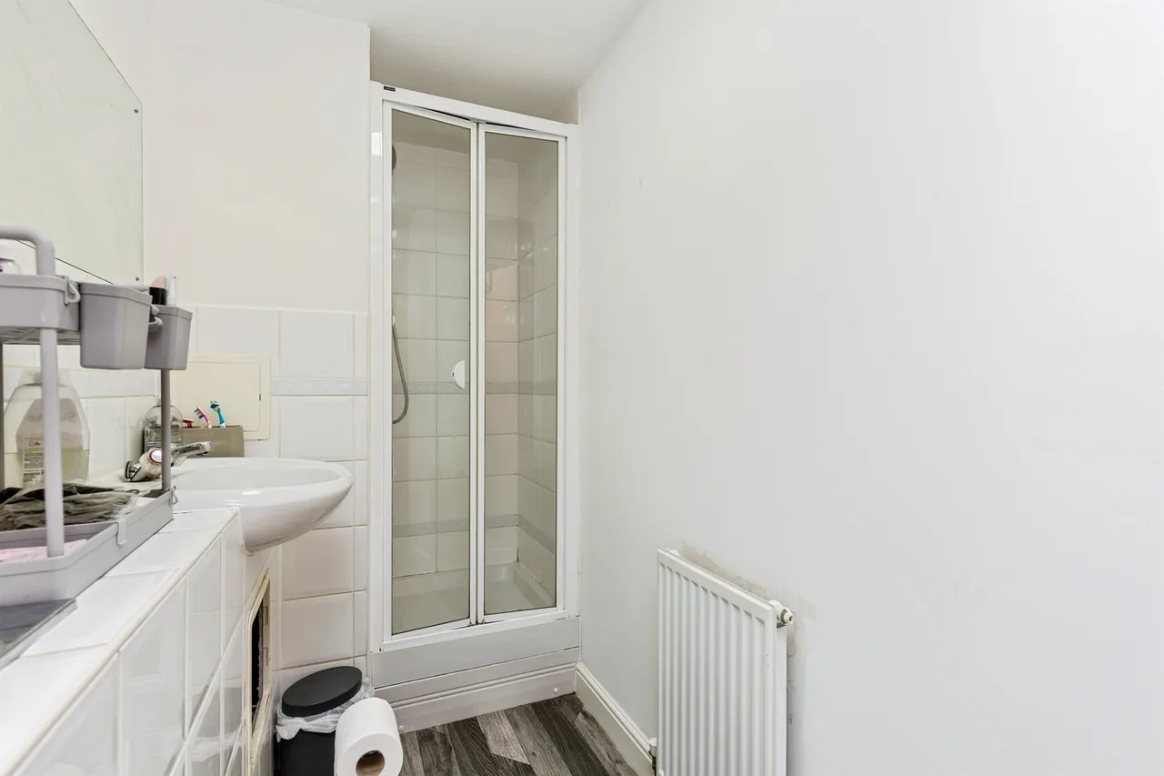 Commonwealth Drive, Crawley, RH10, photo 9
