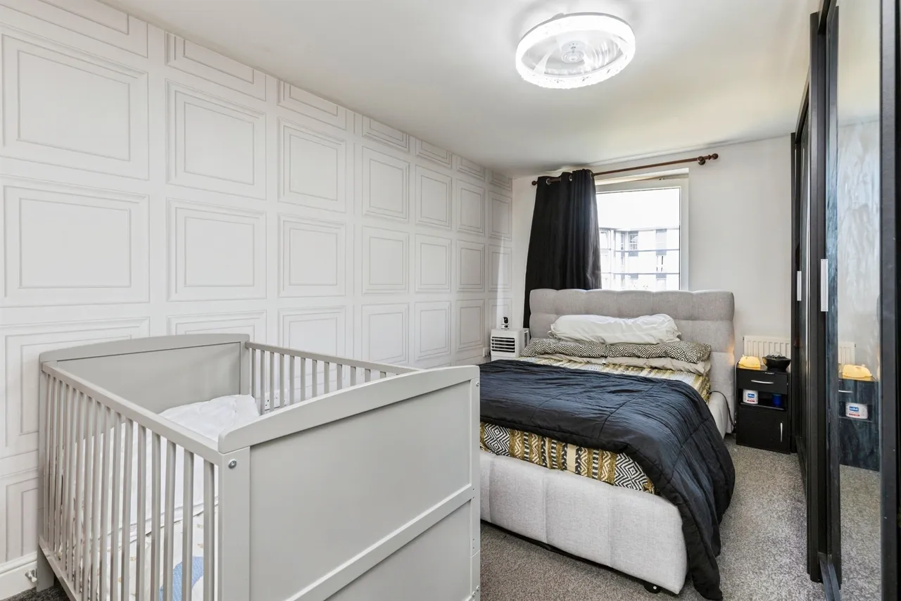 Commonwealth Drive, Crawley, RH10, photo 7