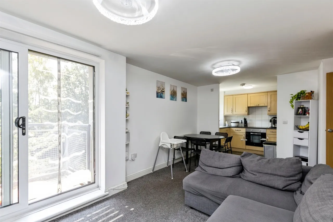Commonwealth Drive, Crawley, RH10, photo 4