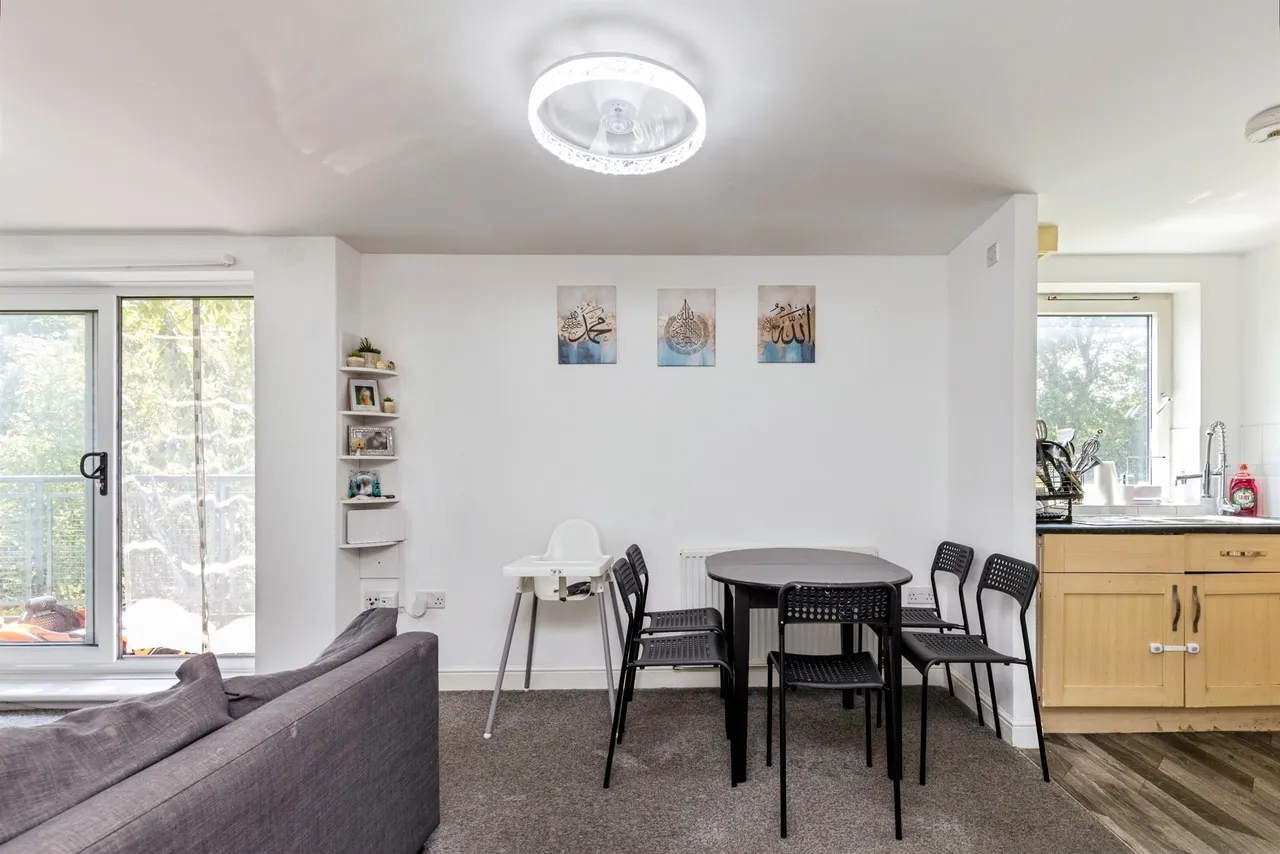 Commonwealth Drive, Crawley, RH10, photo 6