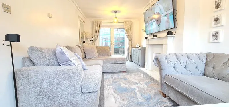 Clavering Court, Rayleigh, Essex, SS6 9SF, photo 2