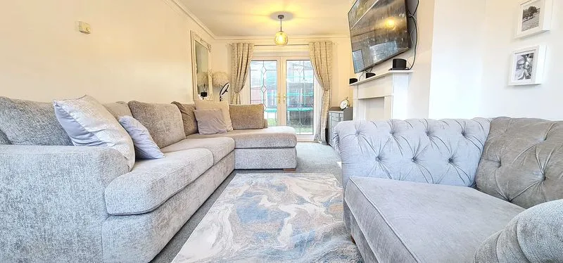 Clavering Court, Rayleigh, Essex, SS6 9SF, photo 9