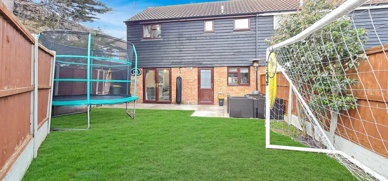 Clavering Court, Rayleigh, Essex, SS6 9SF, photo 24