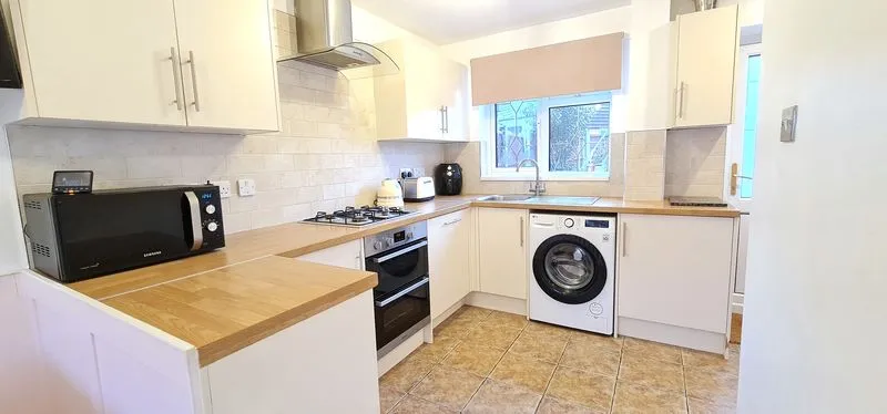 Clavering Court, Rayleigh, Essex, SS6 9SF, photo 4