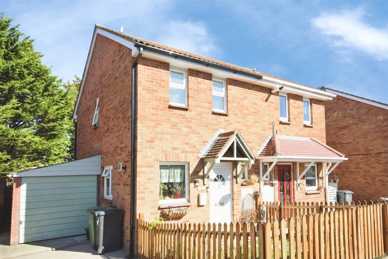 2 bed house for sale, Broadway, Silver End, CM8
