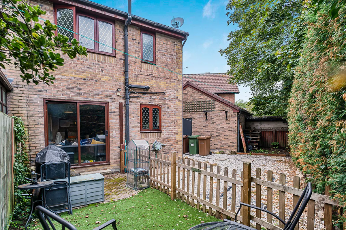 Pontefract, WF9, photo 18