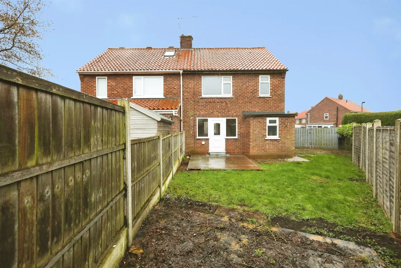 Burns Road, Dinnington, Sheffield, photo 2