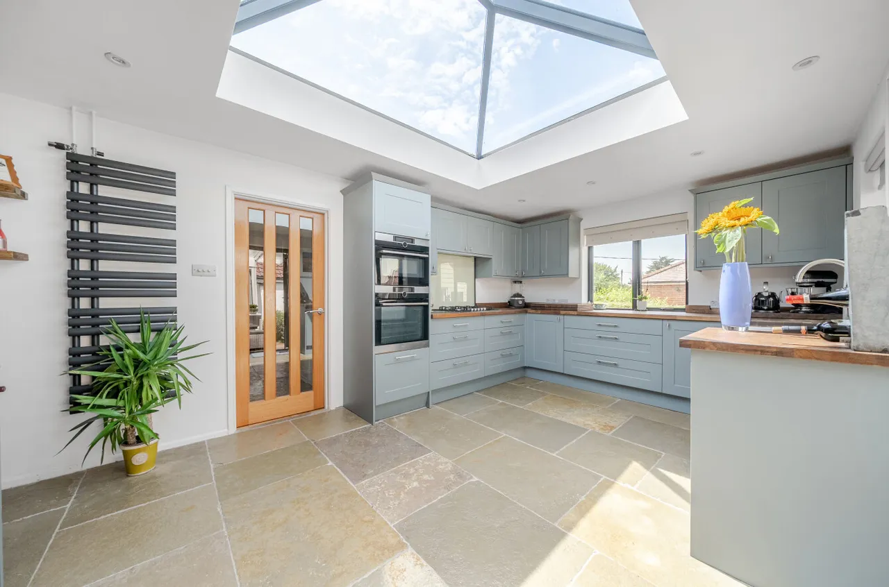 Winchester Road, Four Marks, GU34, photo 3