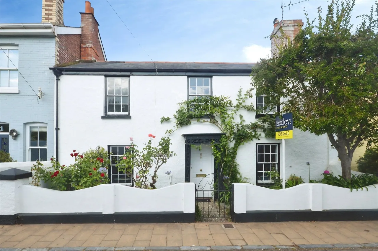 4 bed property for sale, Albion Street, Shaldon, TQ14