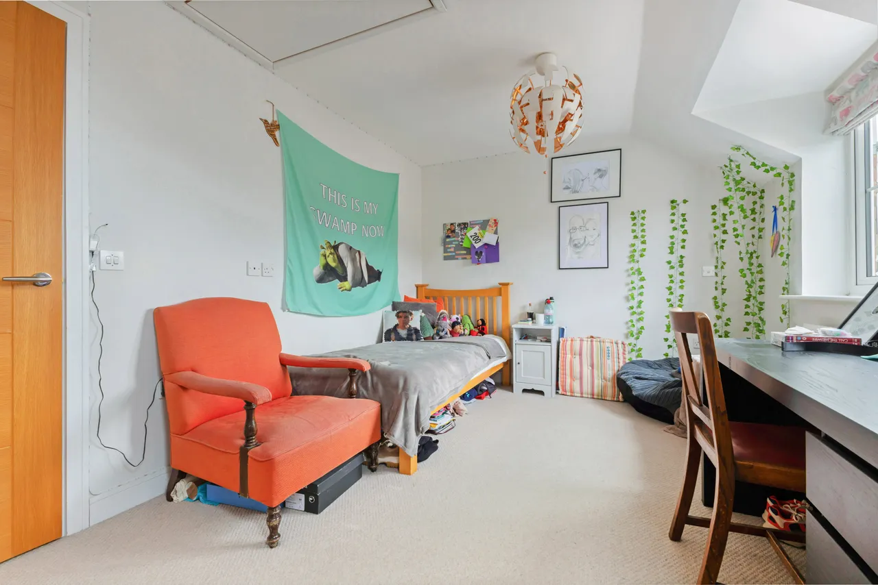 Hunters Place, Hindhead, GU26, photo 9