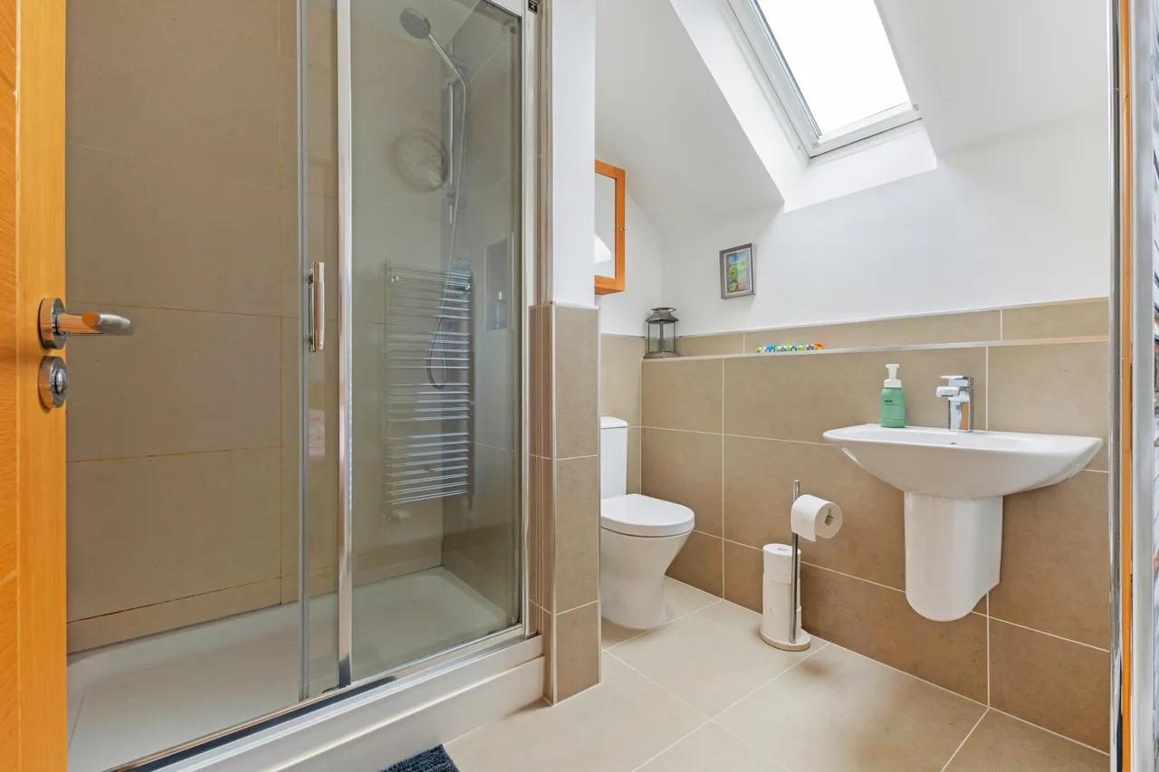 Hunters Place, Hindhead, GU26, photo 8