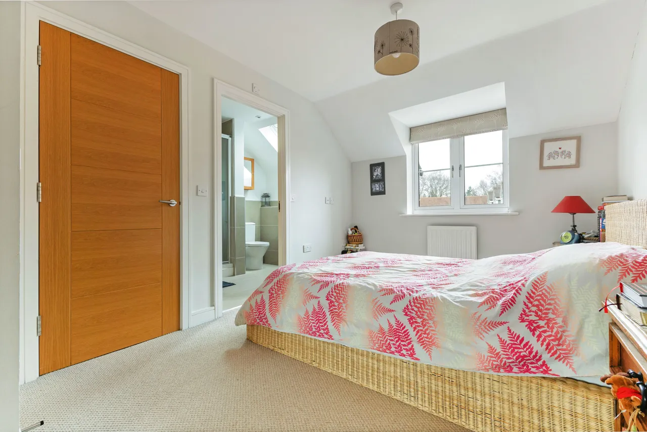 Hunters Place, Hindhead, GU26, photo 6