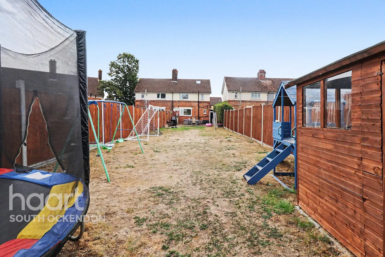 Hall Road, Aveley, RM15, photo 13