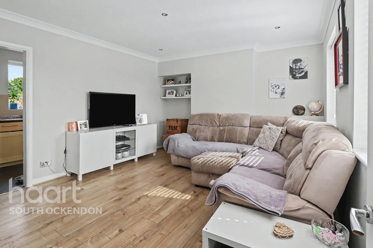 Hall Road, Aveley, RM15, photo 2