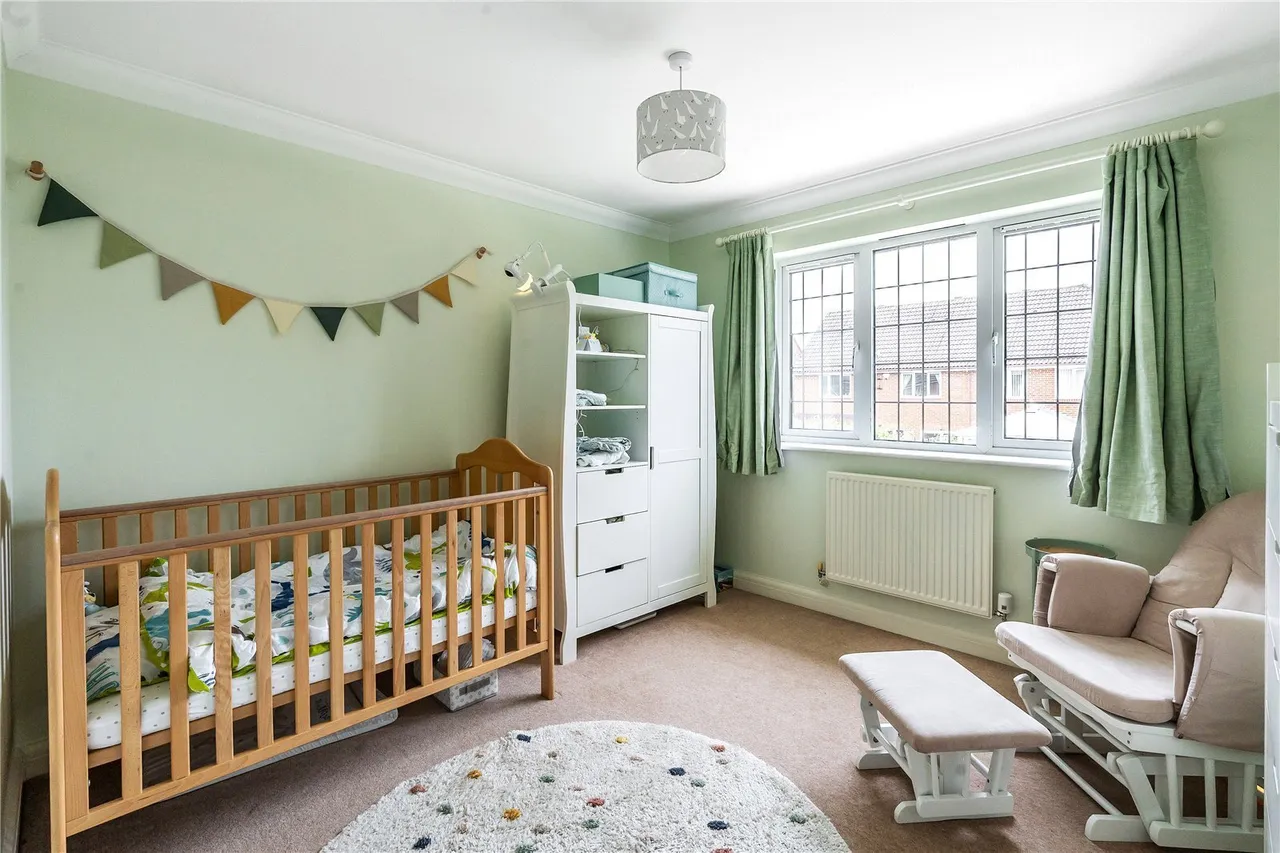 Dumville Drive, Godstone, RH9, photo 13