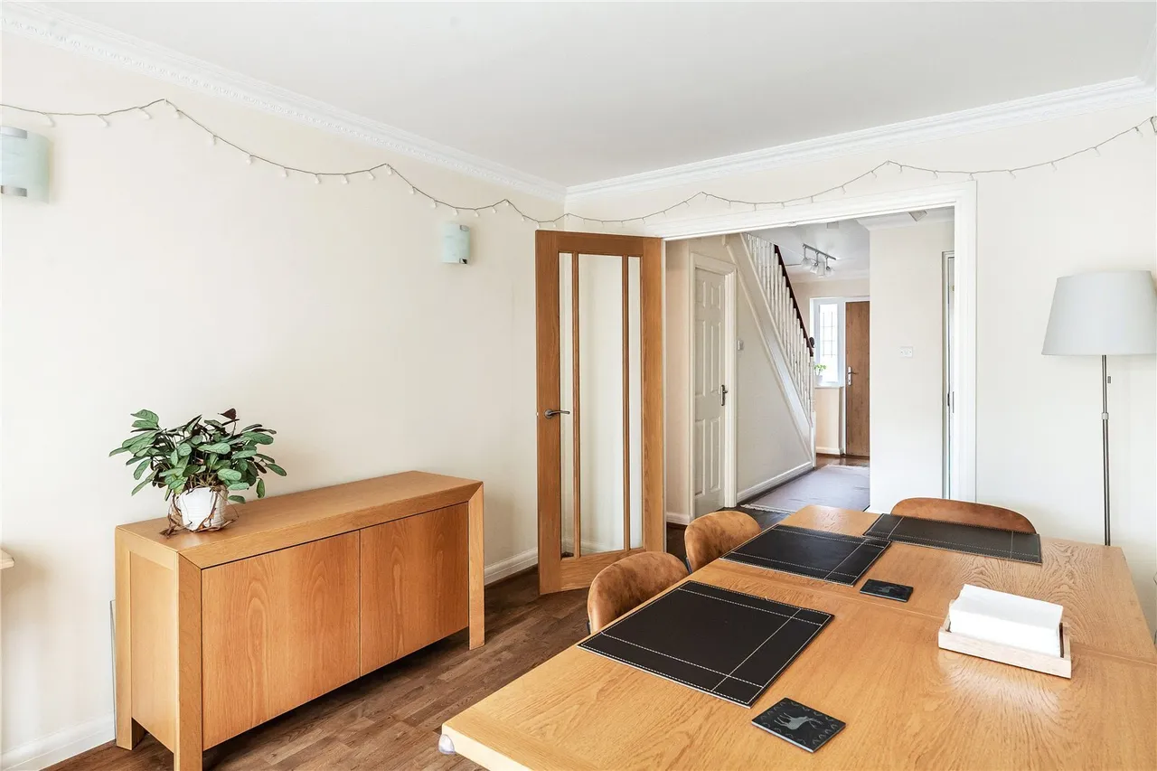 Dumville Drive, Godstone, RH9, photo 9